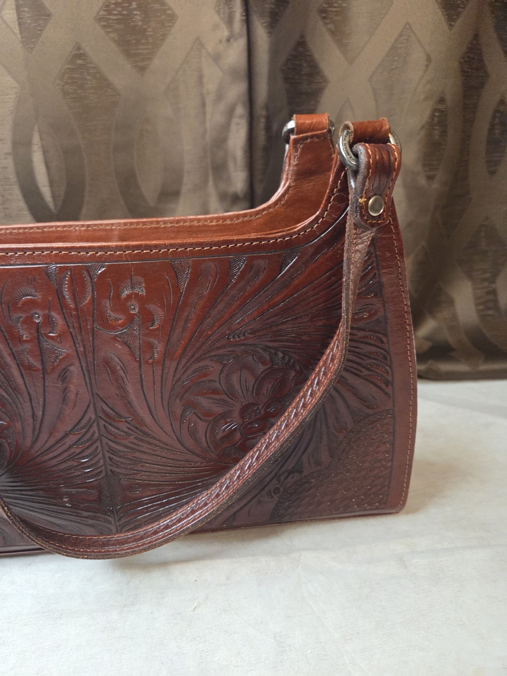 American West Hand-Tooled Chestnut Brown Leather Shoulder Bag with Concho - Picture 10 of 12